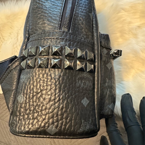 🔥SEND OFFER🔥MCM Black Textured Backpack with Logo - Picture 5 of 11